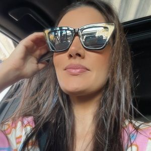 Meet your Posher, Priscila